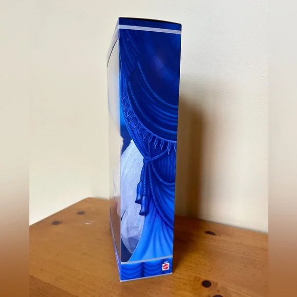 NRFB 2001 Barbie Swan Ballerina from Sean Lake Classic Ballet Series - Picture 2 of 6